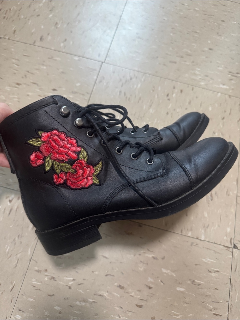 Madden Girl Black Lace-Up flower Ankle Boots with Red Side Accent size Women 8